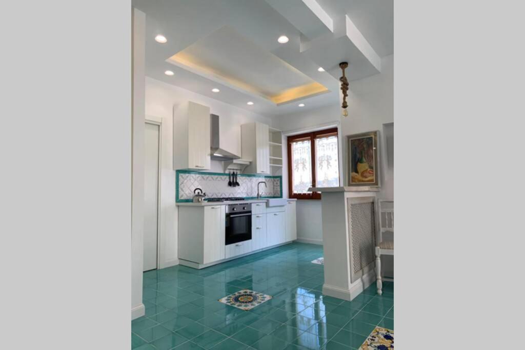 Апартаменты Super Attico Vista Mare Con Piscina Сорренто Экстерьер фото