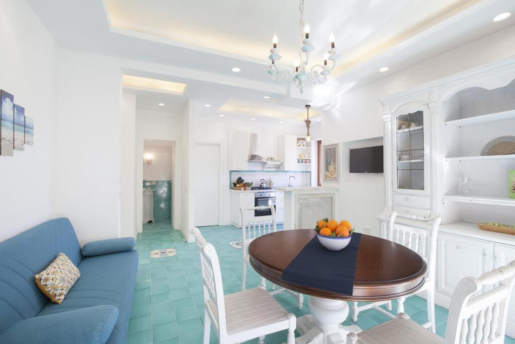 Апартаменты Super Attico Vista Mare Con Piscina Сорренто Экстерьер фото