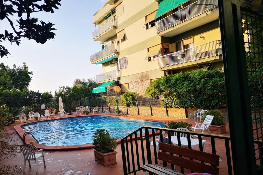 Апартаменты Super Attico Vista Mare Con Piscina Сорренто Экстерьер фото