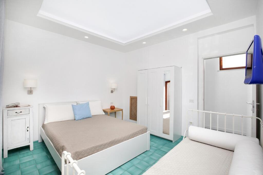 Апартаменты Super Attico Vista Mare Con Piscina Сорренто Экстерьер фото