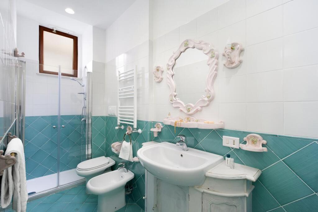 Апартаменты Super Attico Vista Mare Con Piscina Сорренто Экстерьер фото